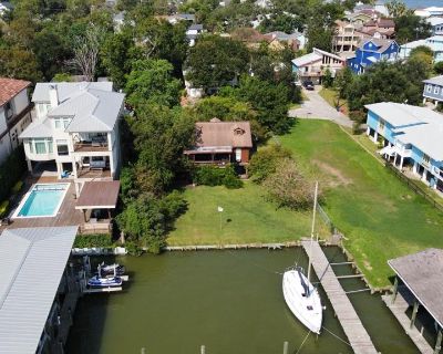 1 Bedroom 1BA 548 ft Studio For Sale in Clear Lake Shores, TX