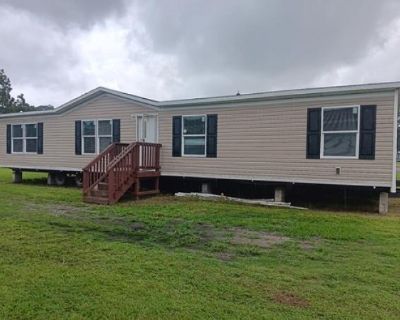 4 Bedroom 2BA 1568 ft Mobile Home For Rent in Moncks Corner, SC