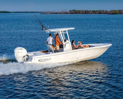 Introducing the 2026 Robalo 246 Cayman, powered by a Yamaha F300XSB2 featuring advanced digital electric steering. This package comes complete with a sturdy Coyote aluminum bunk trailer. Highlighted options include striking steel blue hull sides, a sleek white powder-coated hardtop, and protective covers for the leaning post and console. Equip yourself with the Simrad NSS4/12 GPS, fish finder, ...