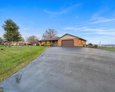 3 Bedroom 3BA 1392 ft Single Family Home For Sale in LEESPORT, PA