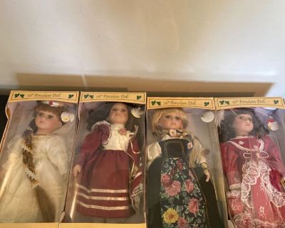 L104 The Heirloom Collection Dolls