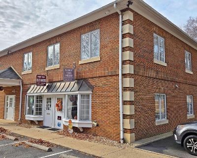 1900 Elkin Street # 1. Property for Rent in Alexandria, VA for $3,285. This property was built in 1985 on a lot size of 1.12.. Arlington Realty, Inc. / Virginia Smith as exclusive agent, is pleased to offer the opportunity to lease a ground floor Turnkey Hair Salon or Retail Space. Modern, Professional Layout Features a reception/waiting area, open floor plan, shampoo bowls, stylist stations, s...