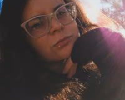 $500 /month. Age: 27 * Any pets?: No * Occupation: Professional * Gender: Female. Non-smoking room preferred. Pets are fine. Females preferred. Age preference: 18 - 99. Looking in: Central Phoenix , East Valley , North Phoenix , Scottsdale , South Phoenix , West Phoenix , West Valley. Hi there! I'm looking for a roomie in Phoenix starting February 2nd, 2026. I'm a 27-year-old professional seeki...