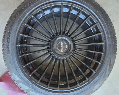 Set of four 22" nearly new Road Force Luxury Wheels for Mercedes GLE. Comes with set of nearly new Pirelli Scorpion Verde all-seasons as well as proper lug bolts. 3k miles on the tires and rims. I also have both AMG and RoadForce center logos. Bought for my car and they won't clear the calipers on the AMG models. Last pic shows specs for wheels and tires. One wheel has very minor dings in one s...