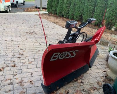 Boss 8' 2" VXT Snow Plow, Boss TGS 600 Spreader RTR# 2113271-02