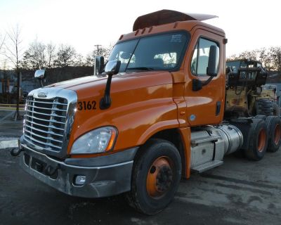 Used 2016 FREIGHTLINER CASCADIA 125 Day Cab Trucks in Sparrowbush, NY