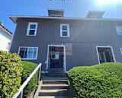 2 Bedroom 1BA Pet-Friendly Apartment For Rent in Tacoma, WA 621 S Sprague Ave unit B