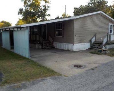 3 Bedroom 2BA 1232 ft Mobile Home For Rent in Normal, IL