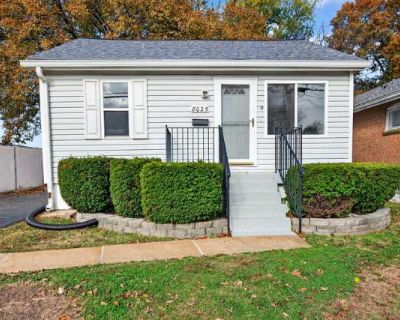 1 Bedroom 2BA 600 ft Pet-Friendly Apartment For Rent in St. Louis, MO