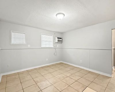 2 Bedroom 1BA 955 ft Apartment For Rent in River Ridge, LA