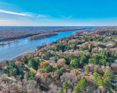 4 Bedroom 2BA 2715 ft Single Family House For Sale in Oak Grove, WI