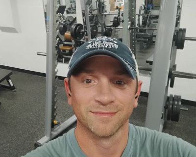 Kurt - Needs an Apartment on iROOMit or a Room