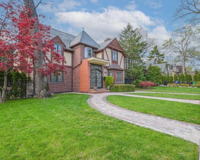 4 Bedroom 3BA 2520 ft Single Family House For Sale in Jamaica Estates, NY