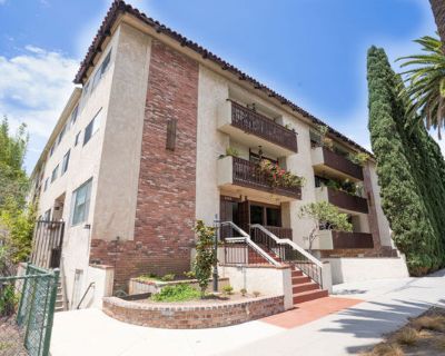 3 Bedroom 2BA Apartment For Rent in Santa Monica, CA