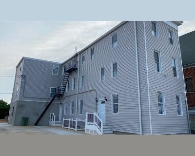 Everyone welcome. House. 1 bedrooms total. 1 bedrooms available (Single Room). 1 bathrooms. 1 months minimum stay. Available now.. **Private ROOM Available** Monthly Rent: 1BR with SHARED BATH - $600 Security Deposit: $600 Lease: Units are SINGLE occupancy (1 Person) **$150/month for Double Occupancy Month to Month Lease NO smoking and NO pets Utilities Included in Rent: Water, Electric, A/C, T...
