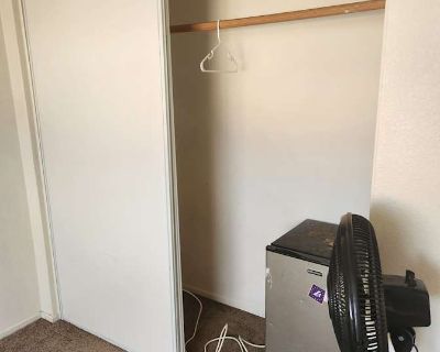 Shared room with shared bathroom in a House, Victorville, CA 92395