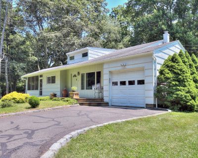 4 Bedroom 2BA 1556 ft Apartment For Rent in Westport, CT