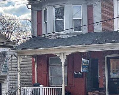 3 Bedroom 1BA 1234 ft Apartment For Rent in Bethlehem City, PA