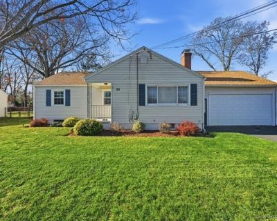 3 Bedroom 1BA 1048 ft Single Family Home For Sale in WINDSOR LOCKS, CT