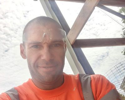 Taylor - Needs an Apartment on iROOMit or a Room