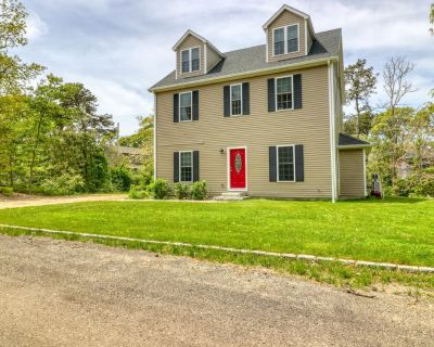 4 Bedroom 3BA House Vacation Rental in Oak Bluffs Beauty, Oak Bluffs, MA