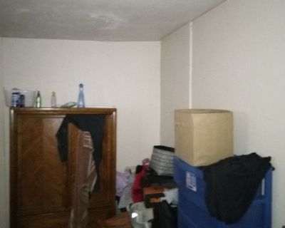 Amy Jenkins (Has an Apartment) on iROOMit. Room in the 2 Bedroom 1BA Apartment...