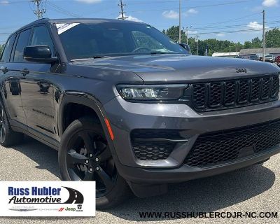 Used 2023 Jeep Grand Cherokee Altitude