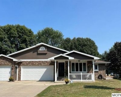 N Rd St, Clear Lake, Home For Sale