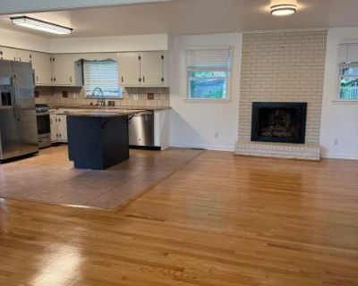 3 Bedroom 2BA 1294 ft Pet-Friendly Apartment For Rent in Greensboro, NC