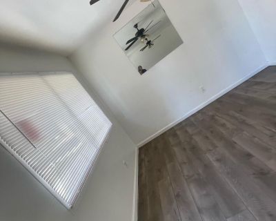 3 Bedroom 2BA 1106 ft Townhouse For Rent in Phoenix, AZ