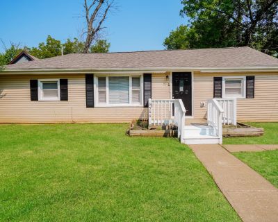 3 Bedroom 2BA 1182 ft Apartment For Rent in Urbancrest, OH