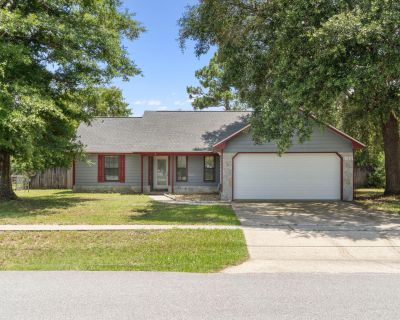 3 Bedroom 2BA 1228 ft Furnished House For Rent in Crestview, FL