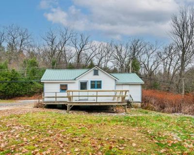 1 Bedroom 1BA 897 ft Single Family Home For Sale in SUNAPEE, NH