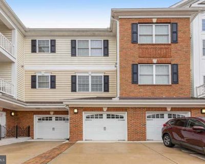 2 Bedroom 2BA 1551 ft Condominium For Sale in HAYMARKET, VA