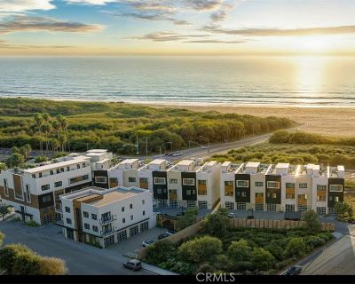 3 Bedroom 3BA 1967 ft Townhouse For Sale in Grover Beach, CA