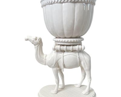 Rare Vintage Fitz and Floyd Off White Ceramic Camel Çachepot Planter. McM. 15.5”