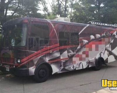 Beautiful 1998 Freightliner M RV Conversion Bus | Mobile Home