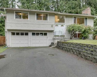 4 Bedroom 2.5BA 1800 ft Pet-Friendly Apartment For Rent in Sammamish, WA