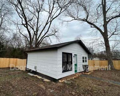 3 Bedroom 1.5BA 1600 ft Pet-Friendly Apartment For Rent in East Ridge, TN