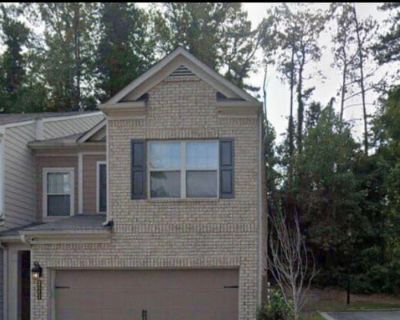 Private room with own bathroom in Townhouse with , Doraville , GA 30340
