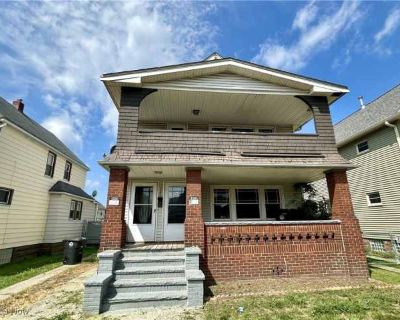 2 Bedroom 1BA 1050 ft House For Rent in Cleveland, OH