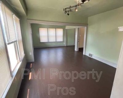 2 Bedroom 1BA 1079 ft Pet-Friendly Apartment For Rent in Milwaukee, WI