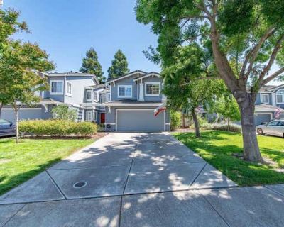 3 Bedroom 3BA 1840 ft Townhouse For Sale in LIVERMORE, CA