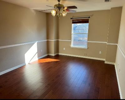 Pet friendly $950 per month room to rent in Lebanon