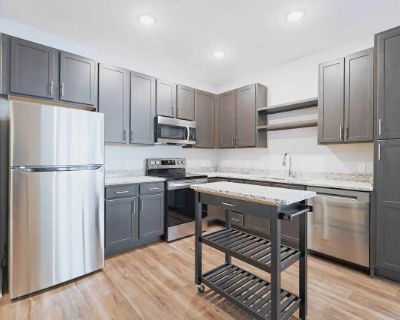 1 Bedroom 1BA 993 ft Pet-Friendly Apartment For Rent in Liberty, MO