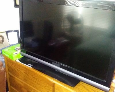 TV's 2 (34in or 40)Vizio 4-year-New HDTV 5-year-New