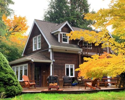 1 Bedroom 1.5BA Pet-Friendly House Vacation Rental in Two Herons Cottage, Shelton,...