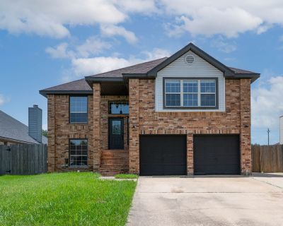 3 Bedroom 2BA 1971 ft Single Family House For Sale in Lake Jackson, TX