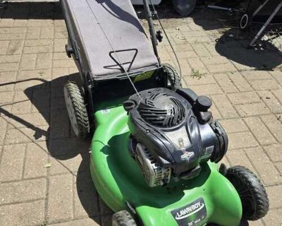 Lawn boy pussh mower