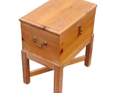 1990s Vintage Pine Trinket Chest With a Hinged Lid, Elevated on a Stand
